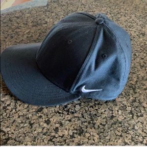 Black Nike hat